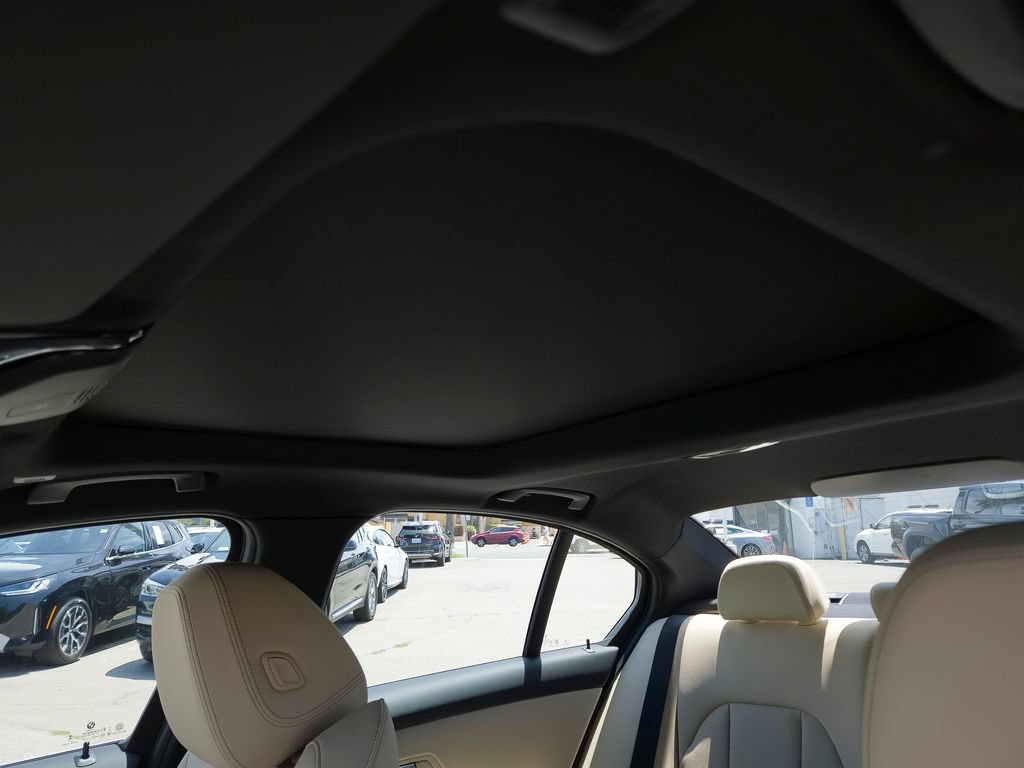 New 2026 BMW 330i Sedan RWD image 14