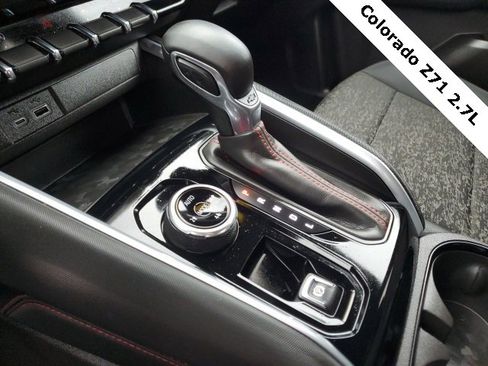 Used 2023 Chevrolet Colorado Z71 image 12