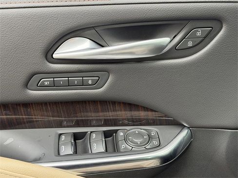 Used 2025 Cadillac XT4 Premium Luxury image 22