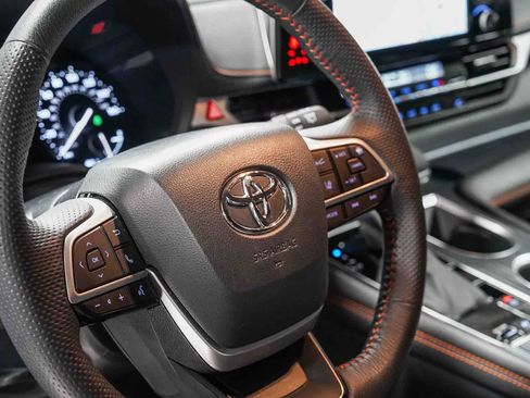 Certified 2024 Toyota Sienna XSE FWD image 21