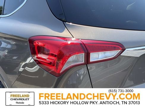 Used 2019 Buick Envision Essence FWD image 12