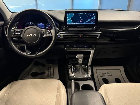 Used 2023 Kia Seltos EX AWD/4WD image 9