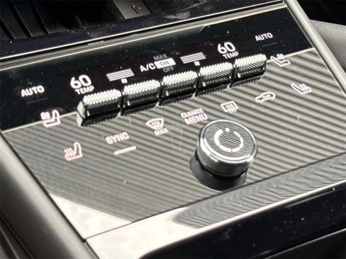 Used 2025 Porsche Cayenne S image 20