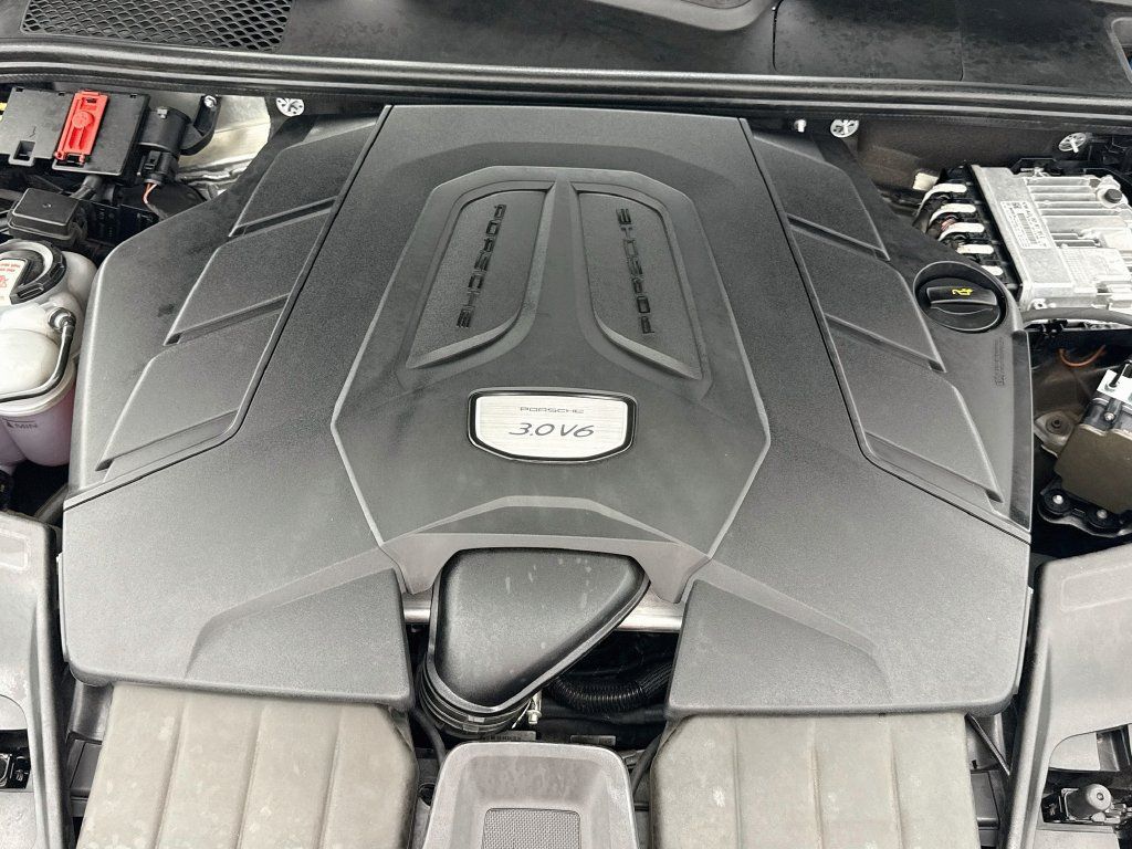 Certified 2023 Porsche Cayenne AWD/4WD image 29