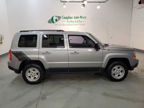 Used 2015 Jeep Patriot Sport w/ Power Value Group image 7
