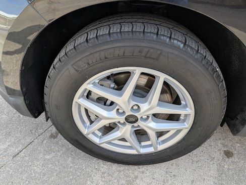 Used 2024 Ford Edge SEL image 10