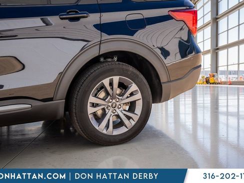 Used 2023 Ford Explorer XLT w/ Equipment Group 202A AWD/4WD image 41