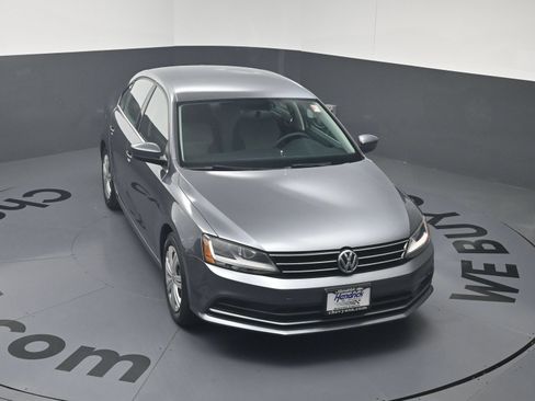 Used 2017 Volkswagen Jetta S w/ Jetta S Cold Weather Package FWD image 31