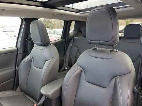 Used 2020 Jeep Renegade Limited w/ Advanced Technology Group image 14