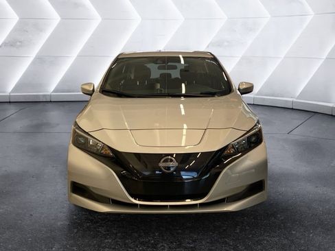 Used 2023 Nissan Leaf S image 2