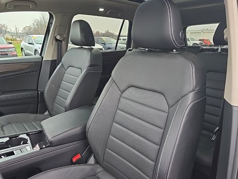Used 2024 Volkswagen Atlas SEL image 19