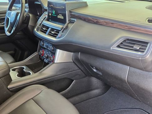 Used 2022 Chevrolet Tahoe Z71 w/ Luxury Package AWD/4WD image 31