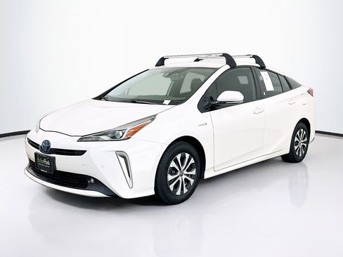 Used 2019 Toyota Prius XLE w/ Carpet Mat Package AWD/4WD image 3