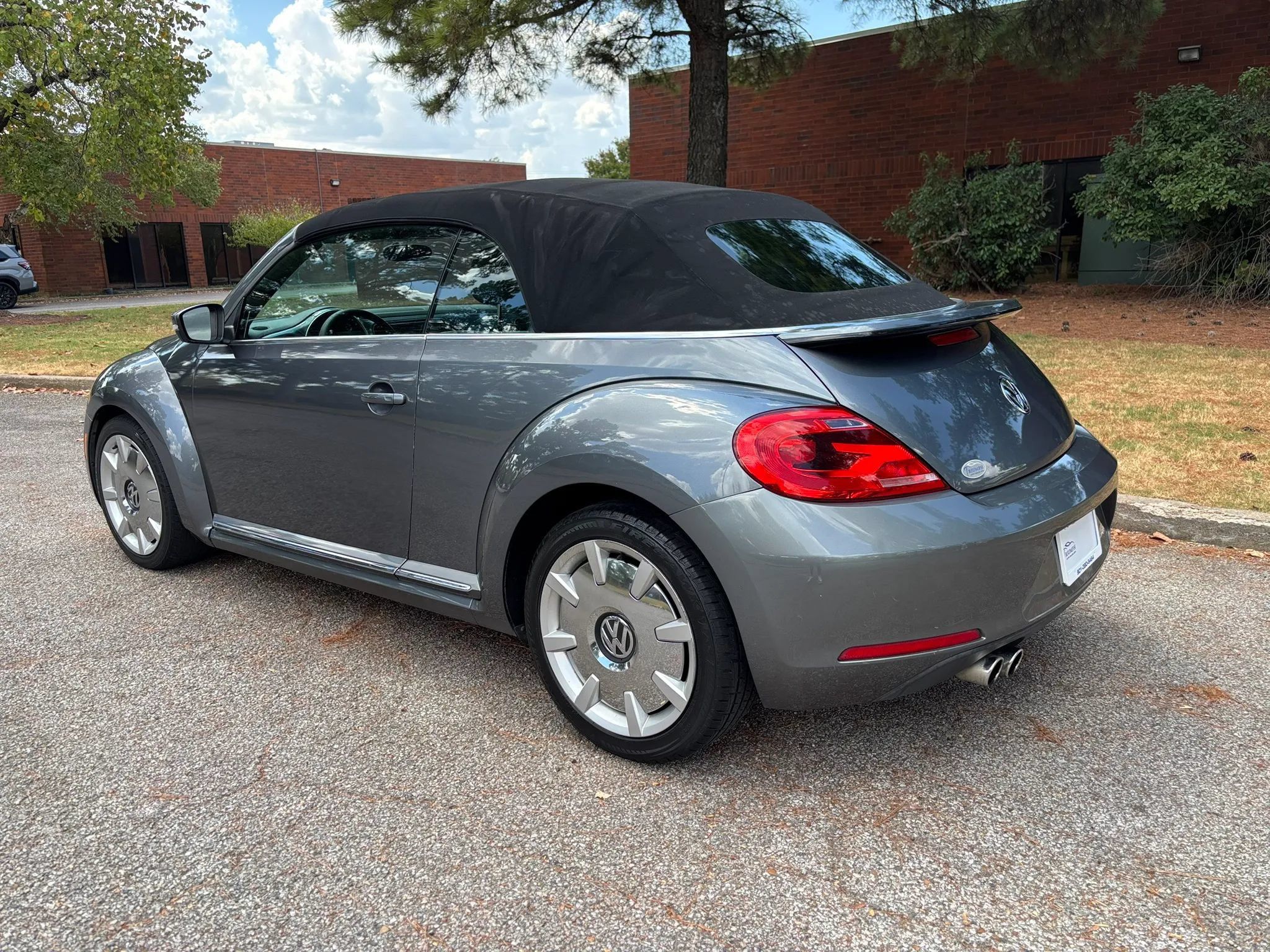 Used 2013 Volkswagen Beetle 2.5 FWD image 4