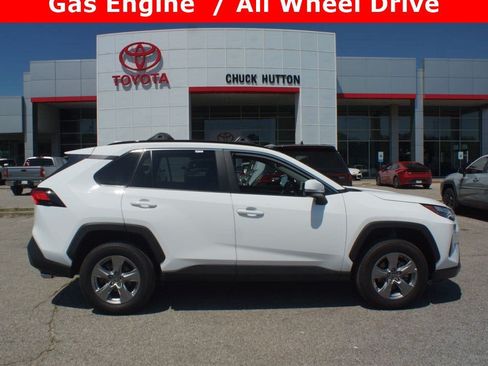 Used 2025 Toyota RAV4 XLE AWD/4WD image 1