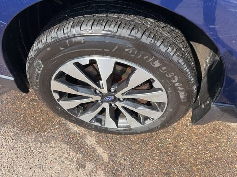 Used 2017 Subaru Outback 2.5i Limited image 7