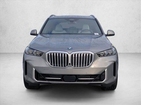 Used 2026 BMW X5 xDrive50e w/ Premium Package AWD/4WD image 5