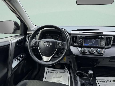 Used 2017 Toyota RAV4 LE AWD/4WD image 25