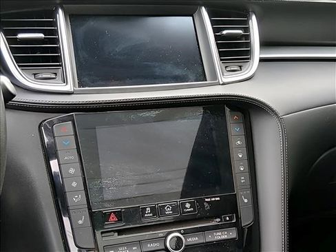 Used 2020 INFINITI QX50 Luxe w/ Navigation Package AWD/4WD image 16