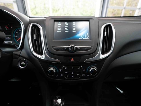 Used 2018 Chevrolet Equinox LT image 17