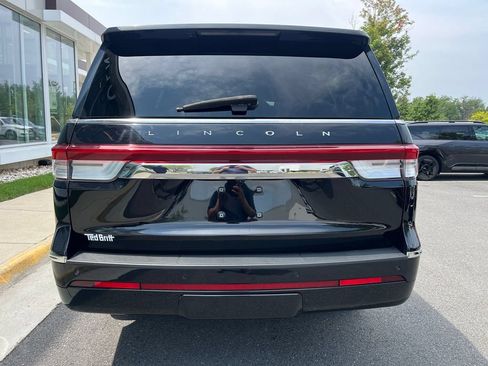Used 2023 Lincoln Navigator L Reserve AWD/4WD image 7
