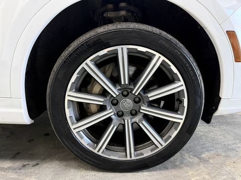 Used 2017 Audi Q7 3.0T Premium Plus w/ Premium Plus Package image 38