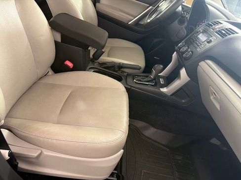 Used 2015 Subaru Forester 2.5i Touring AWD/4WD image 23