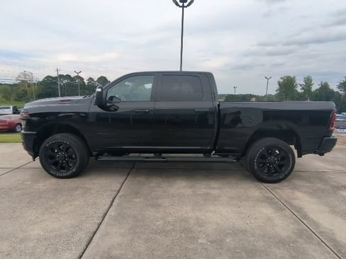 Used 2025 RAM 2500 Big Horn AWD/4WD image 4