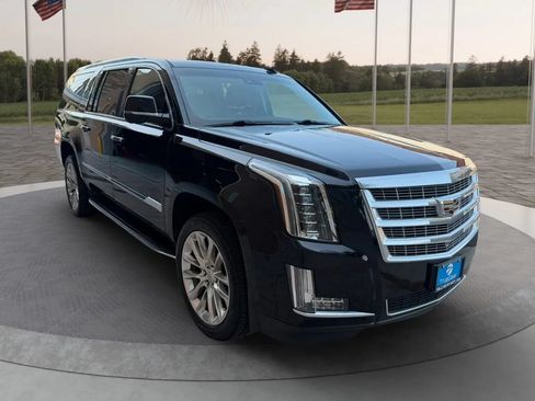 Used 2018 Cadillac Escalade ESV Luxury w/ LPO, Radiant Package AWD/4WD image 8