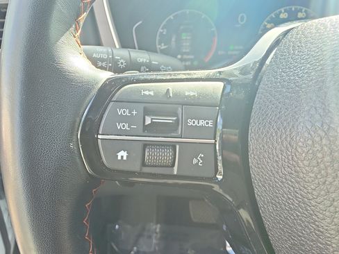 Certified 2025 Honda Pilot Sport image 15