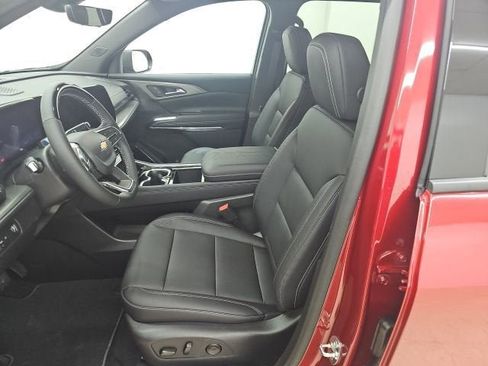 New 2026 Chevrolet Traverse LT w/ Enhanced Driving Package image 2