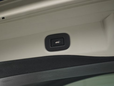 Used 2019 Nissan Rogue SV w/ Premium Package AWD/4WD image 18