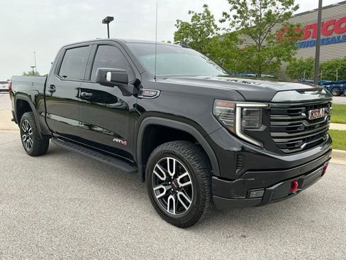 Used 2022 GMC Sierra 1500 AT4 w/ AT4 Premium Package AWD/4WD image 2
