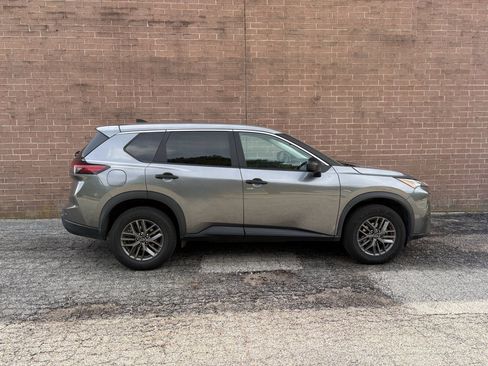 Used 2024 Nissan Rogue S AWD/4WD image 6