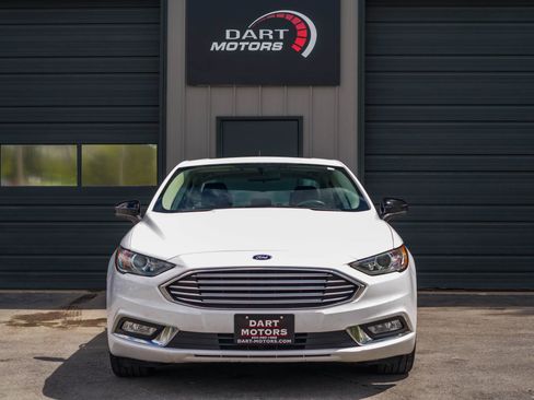 Used 2017 Ford Fusion SE w/ Equipment Group 601A FWD image 2
