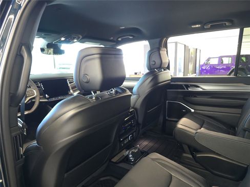 New 2026 Jeep Grand Wagoneer Limited AWD/4WD image 17