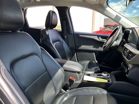 Certified 2023 Ford Escape Platinum image 17