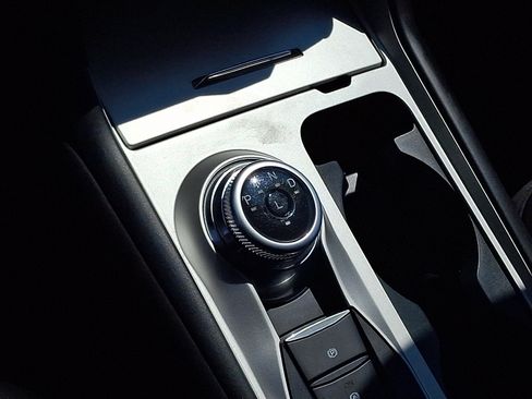 Certified 2024 Ford Explorer XLT AWD/4WD image 16