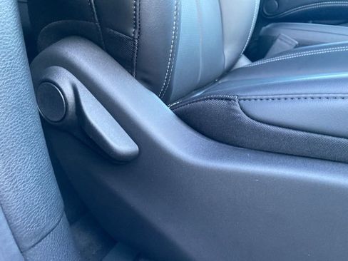 New 2026 Chrysler Pacifica Select image 10