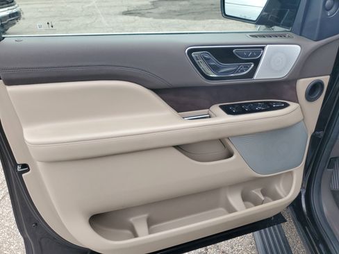 Certified 2023 Lincoln Navigator Reserve AWD/4WD image 10