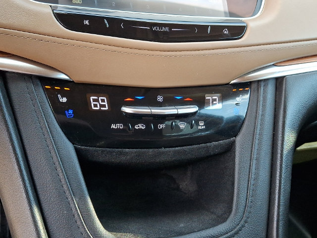 Used 2019 Cadillac XT5 Platinum AWD/4WD image 16