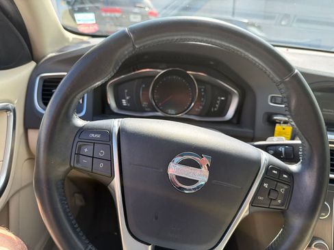 Used 2014 Volvo S60 T5 FWD image 25