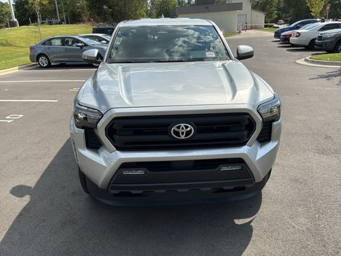 Used 2024 Toyota Tacoma SR5 AWD/4WD image 3