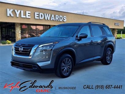 Used 2025 Nissan Pathfinder SV