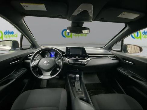 Used 2018 Toyota C-HR XLE FWD image 27