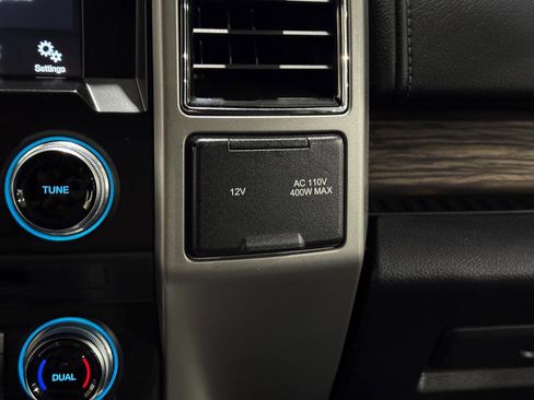 Used 2018 Ford F150 Lariat w/ Equipment Group 502A Luxury AWD/4WD image 15