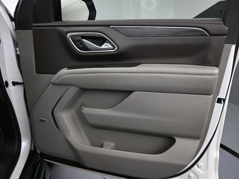 Used 2022 GMC Yukon SLT w/ SLT Premium Package AWD/4WD image 12