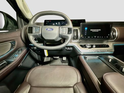 New 2027 Ford Expedition Platinum w/ Platinum Ultimate Package AWD/4WD image 29