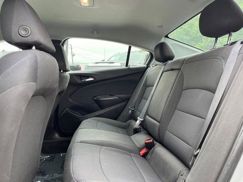 Used 2019 Chevrolet Cruze LT FWD image 14