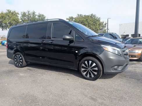 Used 2021 Mercedes-Benz Metris Passenger image 1